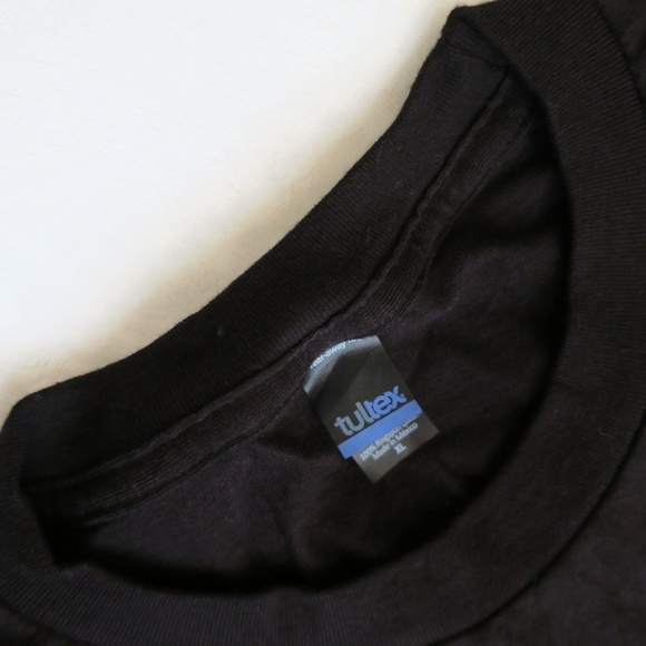 Conan O'Brien Comic-Con Tshirt & Bag - Picture 3 of 4